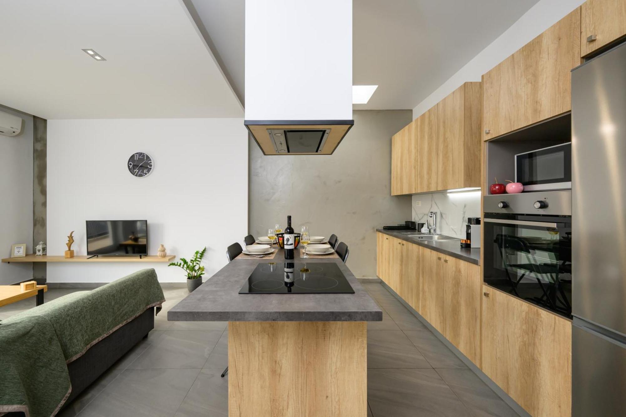 Modern Spacious Apartment กิสเซมอส ภายนอก รูปภาพ