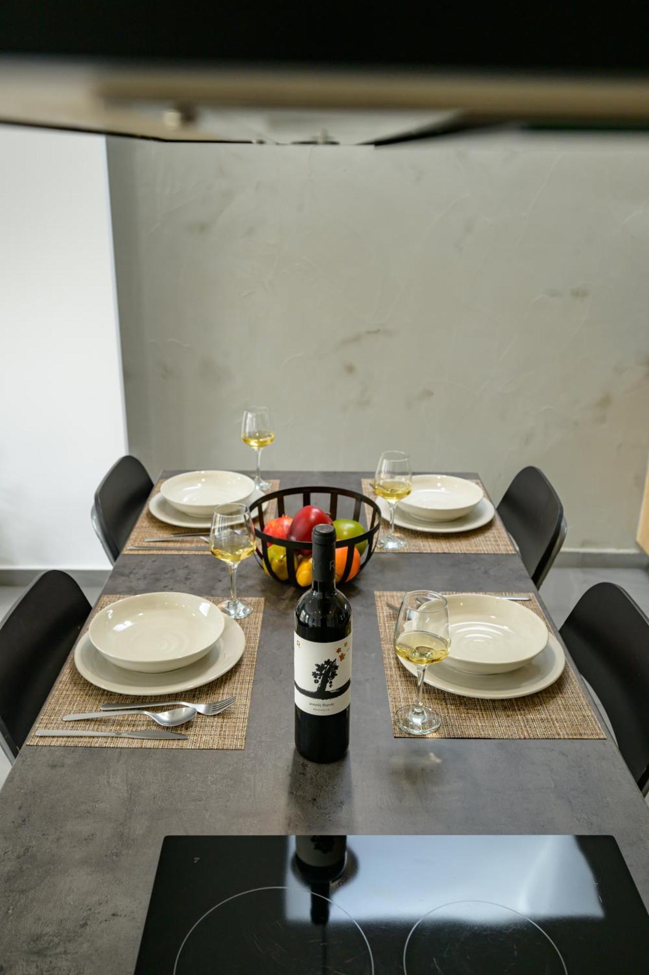 Modern Spacious Apartment กิสเซมอส ภายนอก รูปภาพ