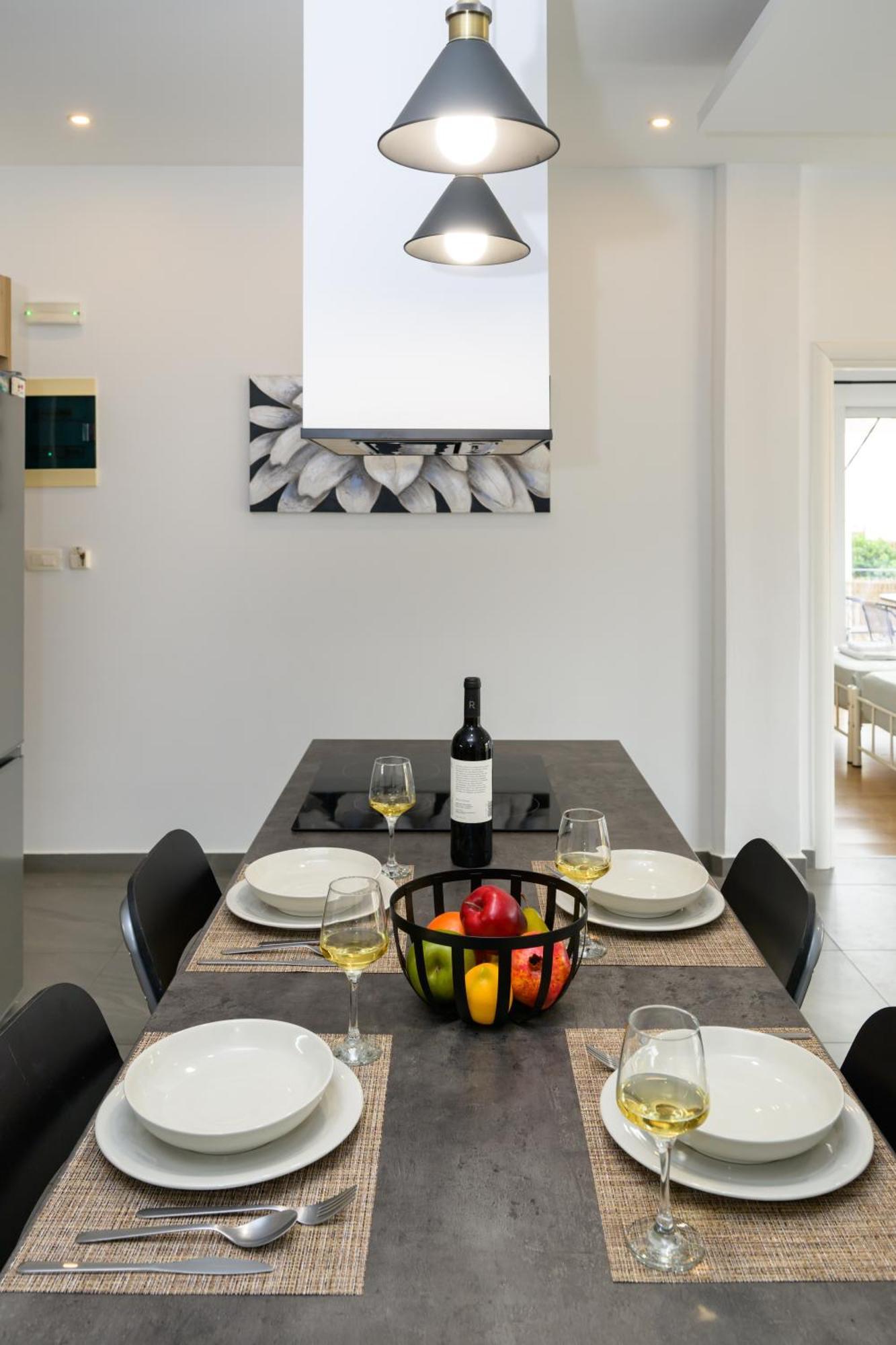 Modern Spacious Apartment กิสเซมอส ภายนอก รูปภาพ