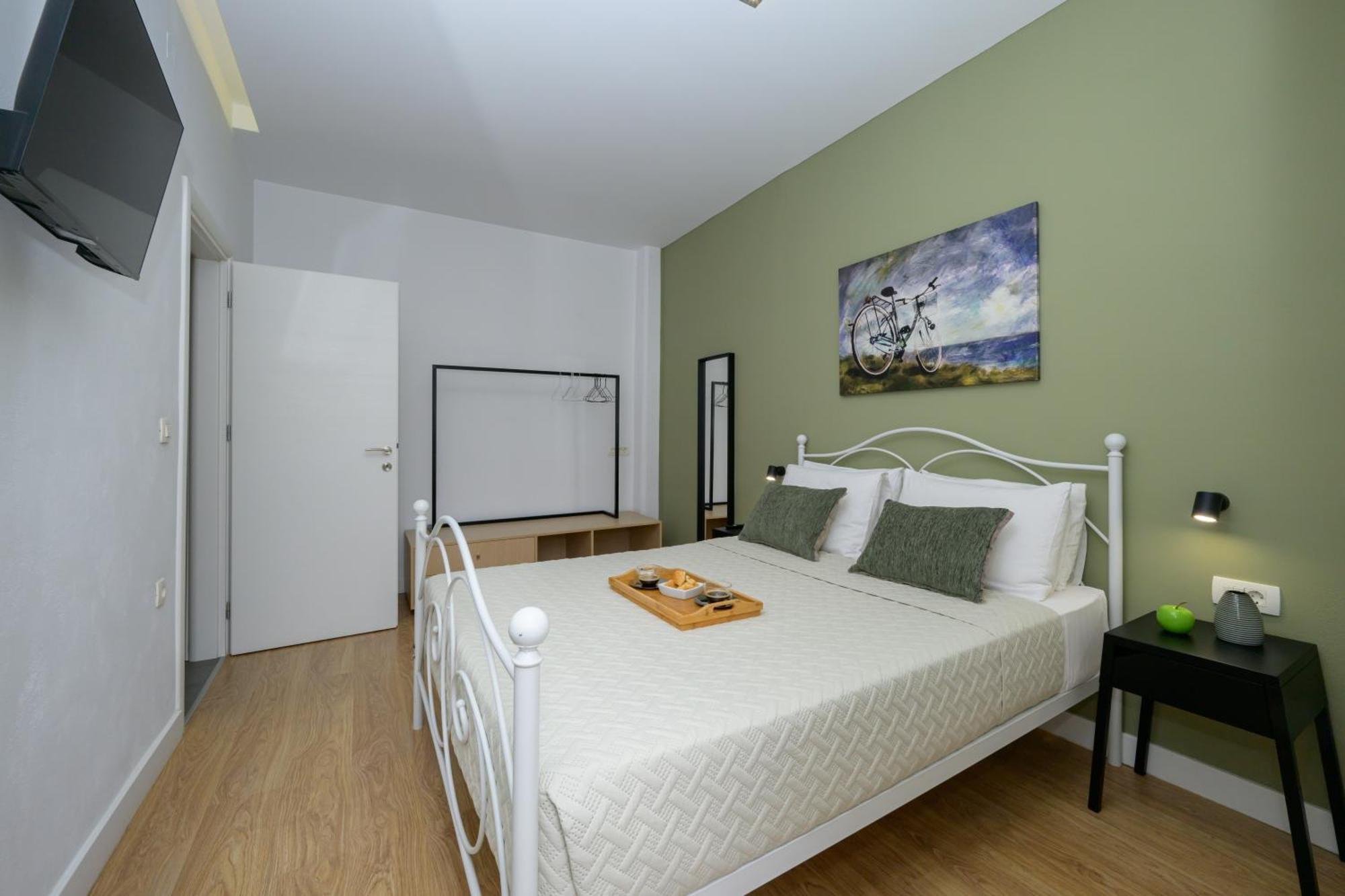 Modern Spacious Apartment กิสเซมอส ภายนอก รูปภาพ