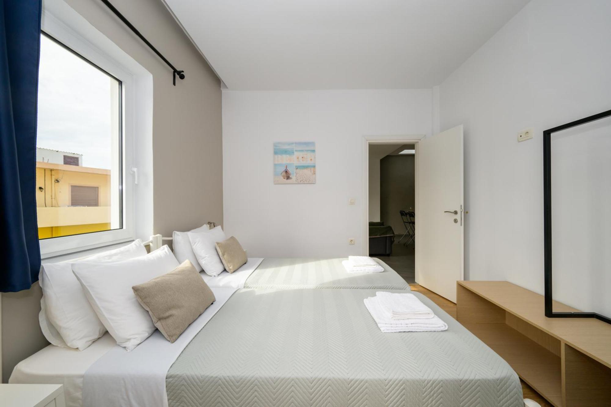 Modern Spacious Apartment กิสเซมอส ภายนอก รูปภาพ