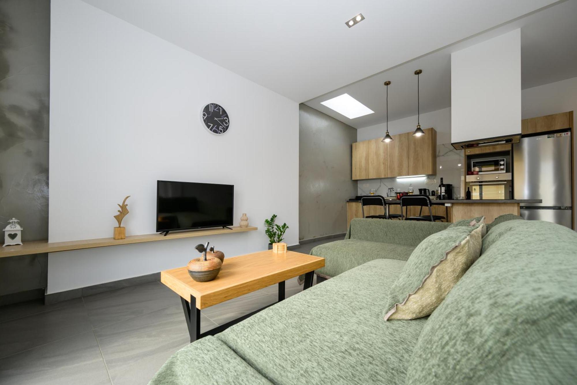 Modern Spacious Apartment กิสเซมอส ภายนอก รูปภาพ
